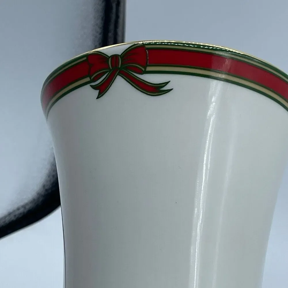 Royal Doulton English Porcelain “Ribbon” 1986 vase